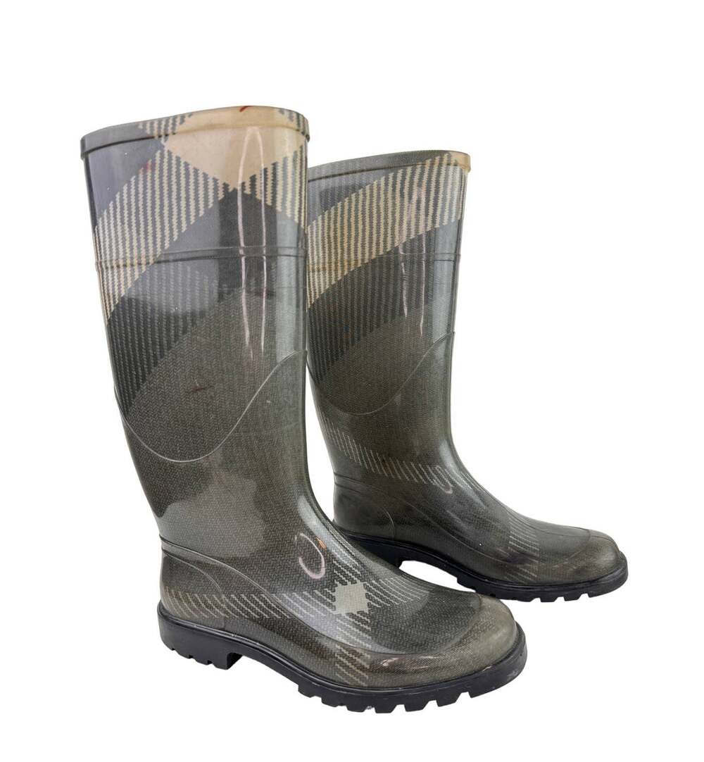 BURBERRY Gray 37 Rain Boots Rubber Big Scale Check Round Toe Knee High Pull On